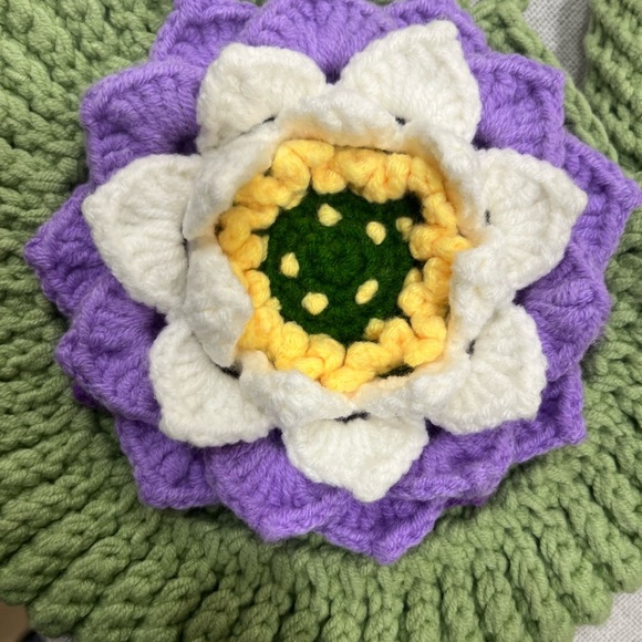 Handcrafted Green Floral Knit Bag - Picture 11 of 11